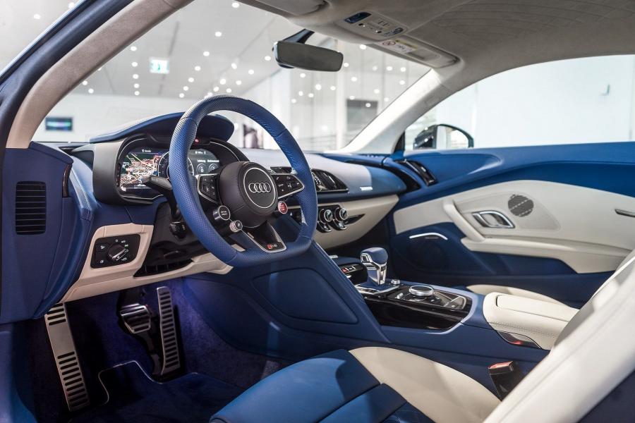 Интерьер Audi R8 V10 by Audi Exclusive 2019 года  (фото 4 из 4)